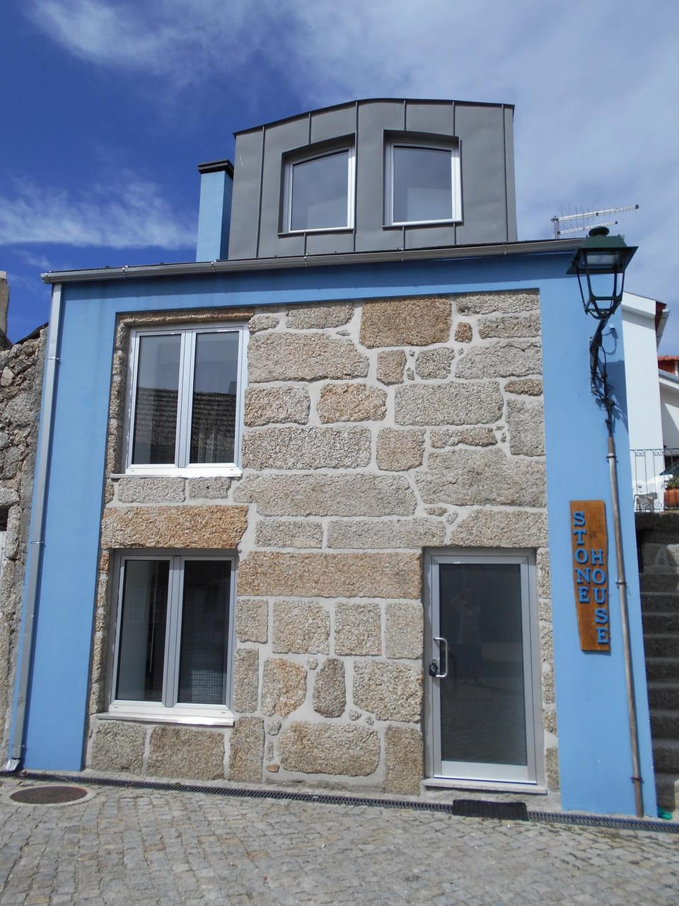 Facade/entrance