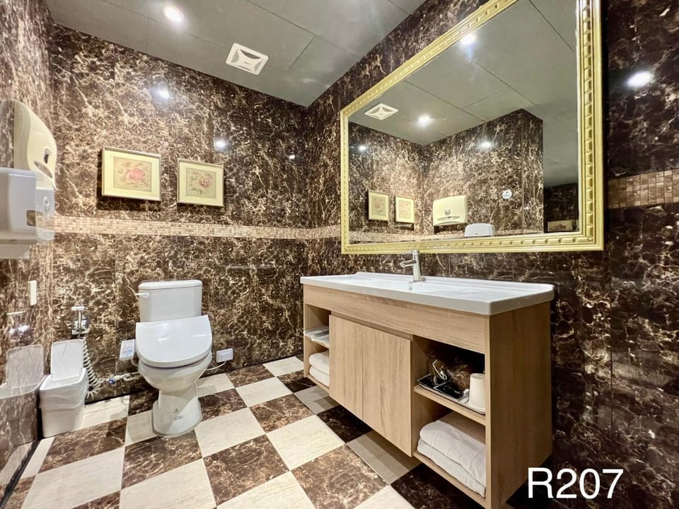 Toilet, Bathroom