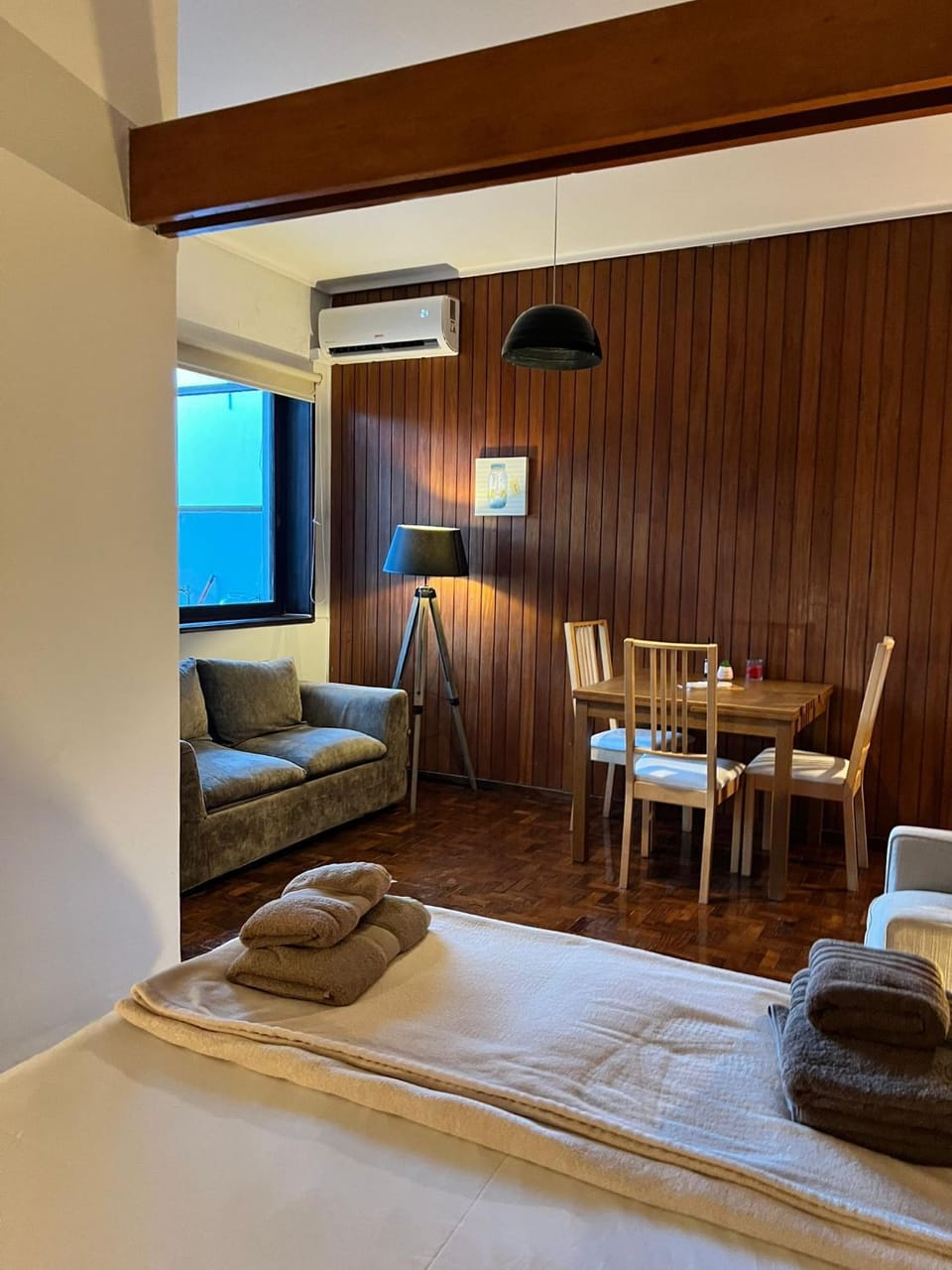 Bed, Dining area, Bedroom