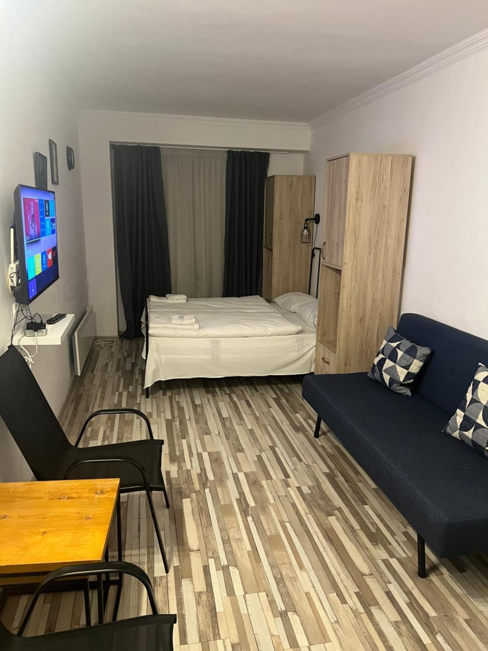 Photo of the whole room