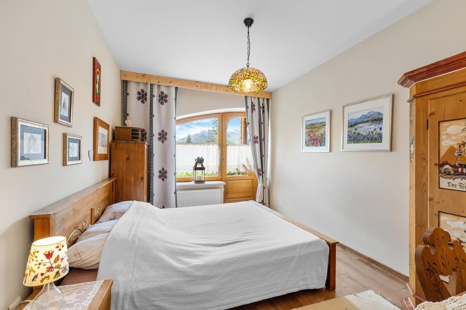 Bed, Photo of the whole room, Bedroom, Garden view, Garden view