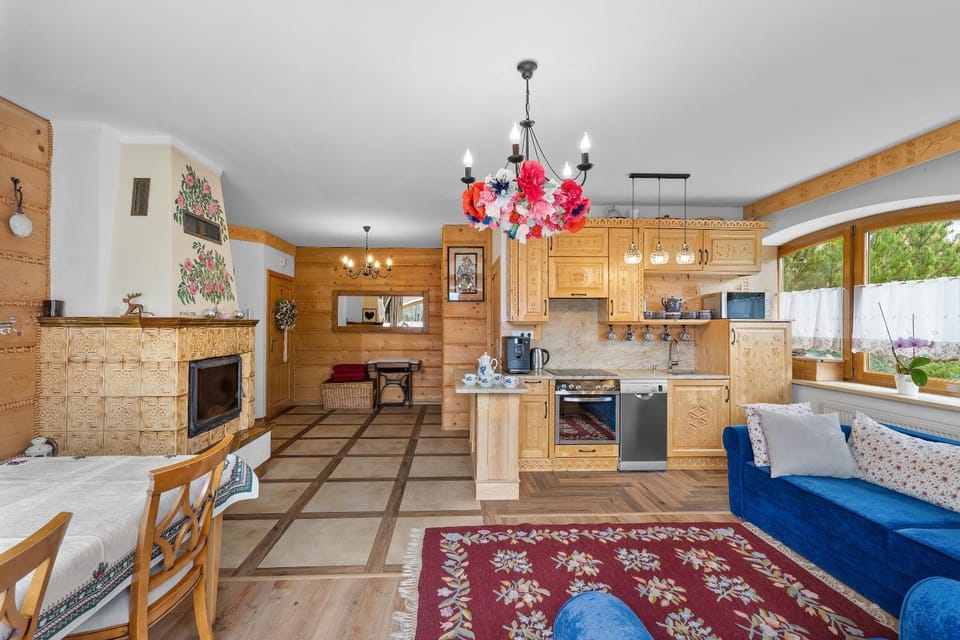 Kitchen or kitchenette, Seating area, Dining area, dishwasher, fireplace, oven, stove