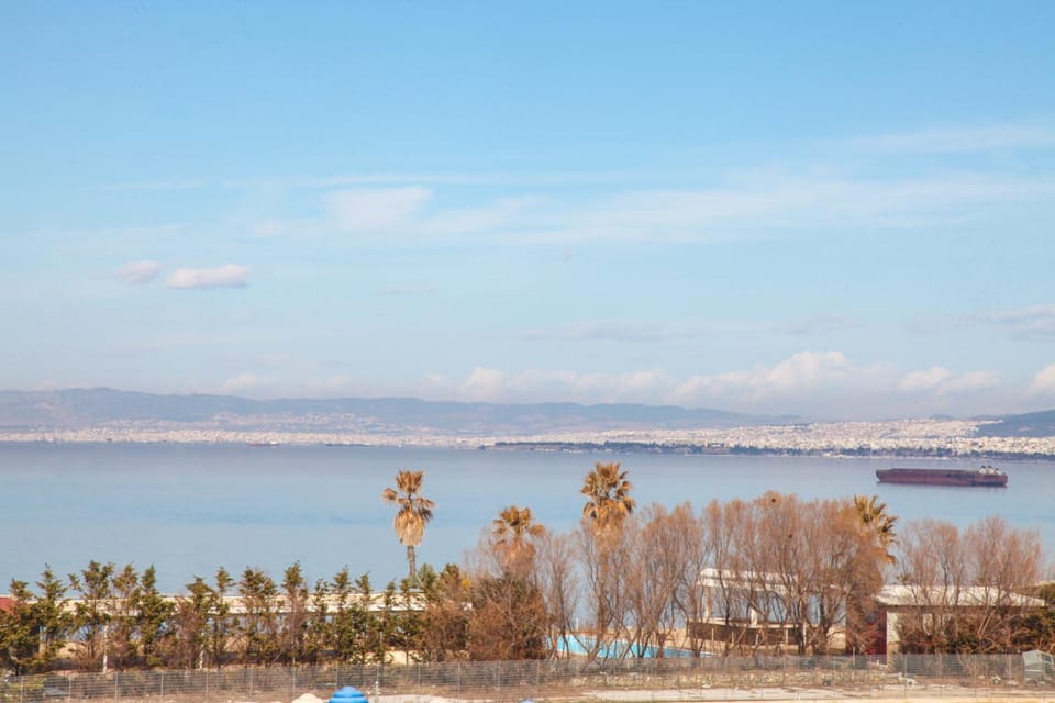 City view, Sea view