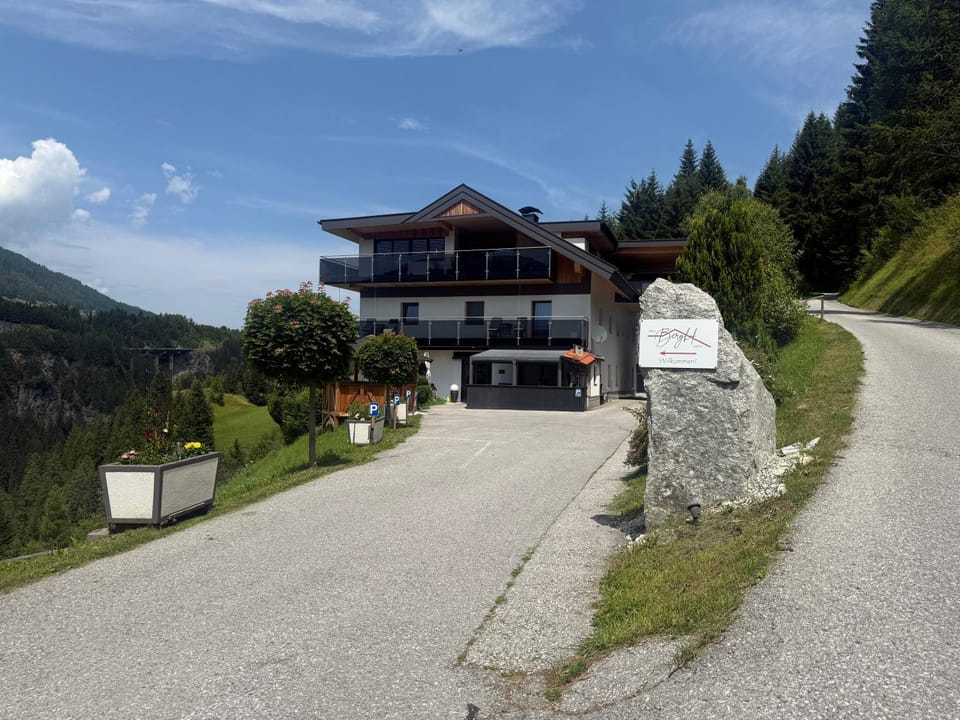 Haus Berghof Bed and Breakfast in Tyrol