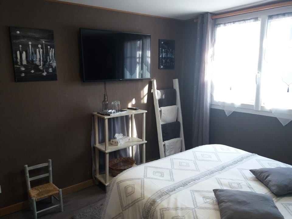 Chambre d'Hôtes Hola Bed and Breakfast in Laval