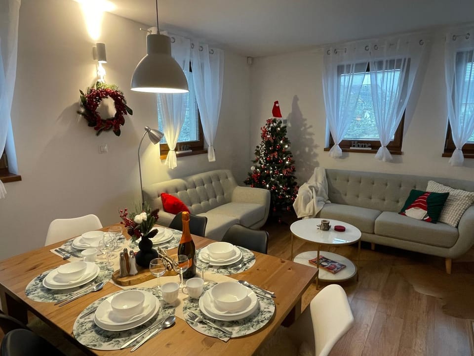 Living room, Seating area, Dining area
