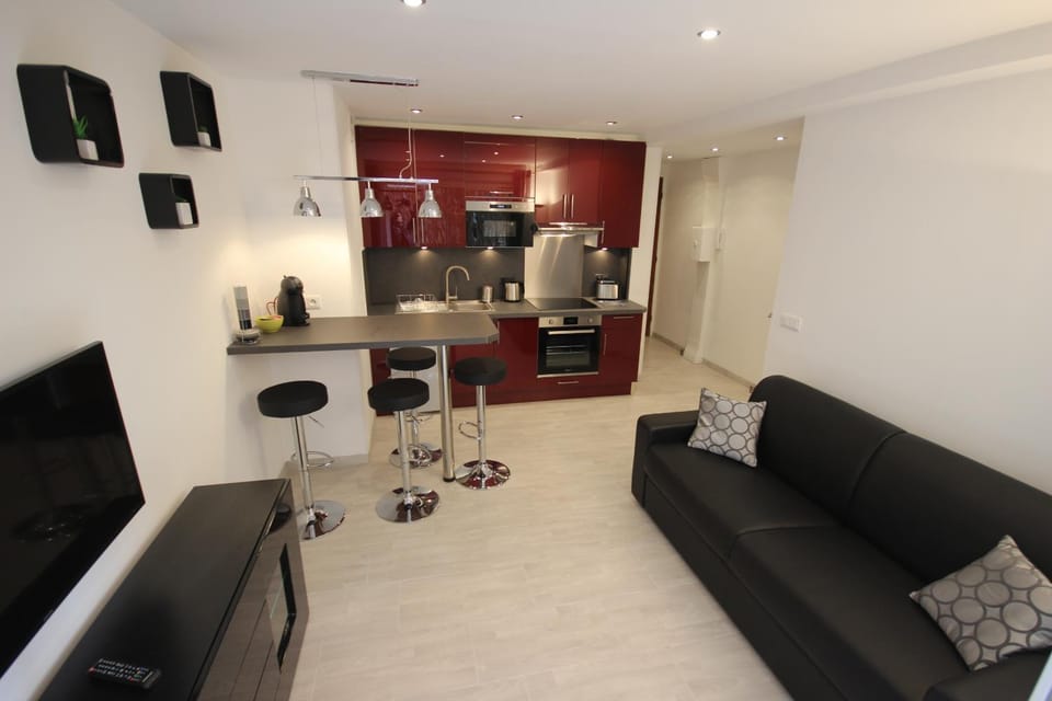 TV and multimedia, Coffee/tea facilities, Dining area