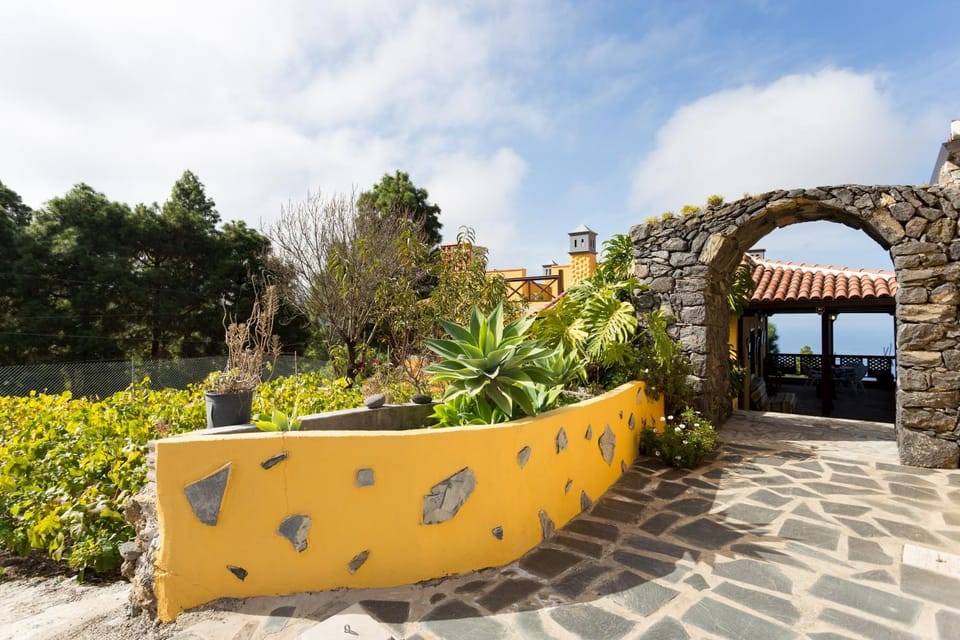 Facade/entrance, Garden view