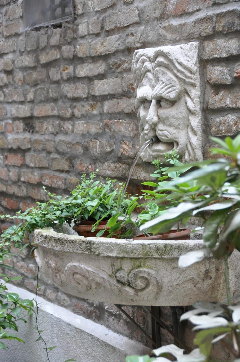 Patio, Decorative detail