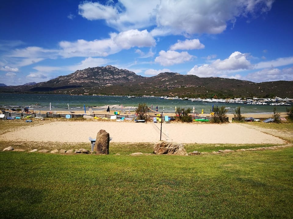 Beach, On site, Mountain view, Sea view, Area and facilities, Sports, Entertainment