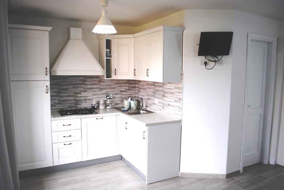 TV and multimedia, Kitchen or kitchenette, Area and facilities