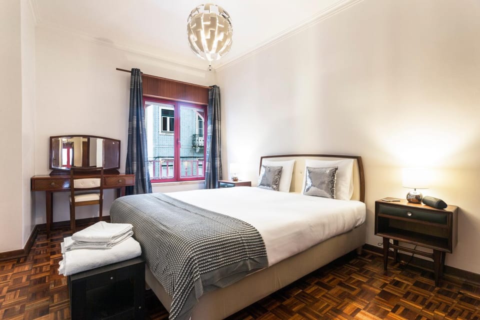 Bed, Bedroom, City view