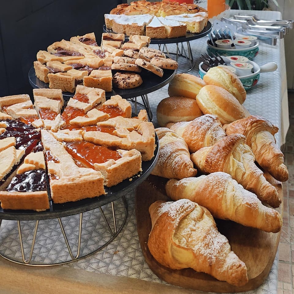 Breakfast, Buffet breakfast