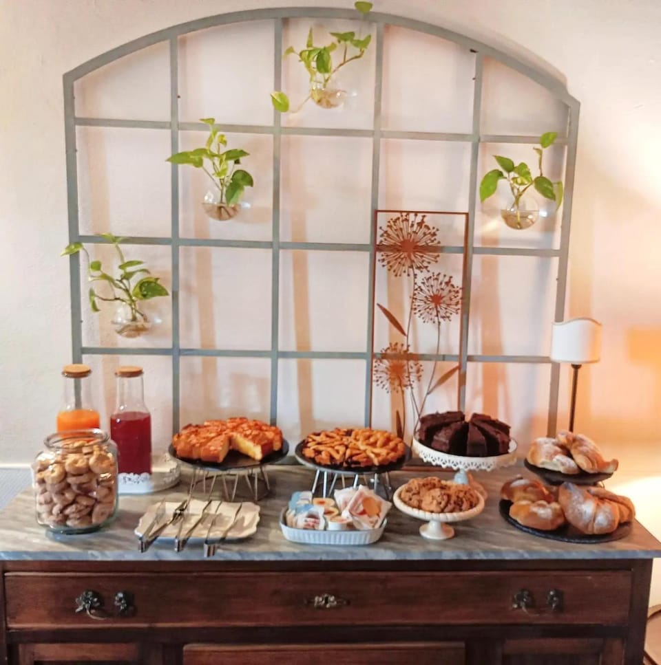 Breakfast, Buffet breakfast
