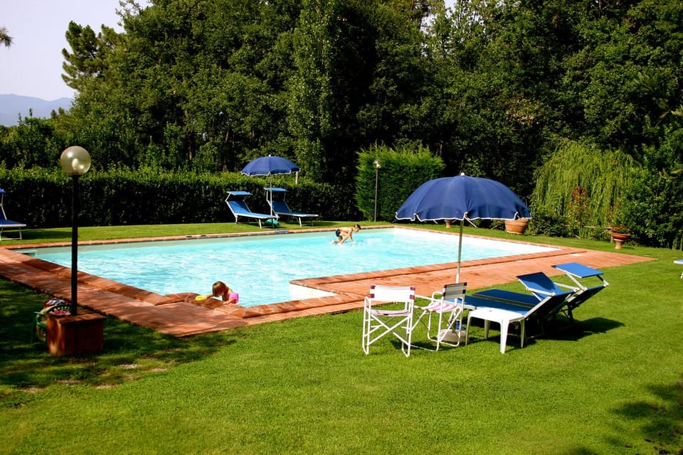 People, Garden, Swimming pool, Swimming pool