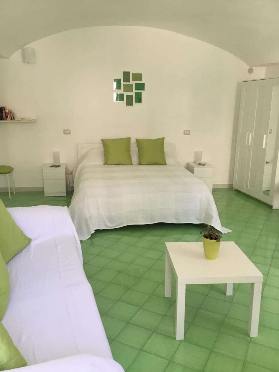 Photo of the whole room