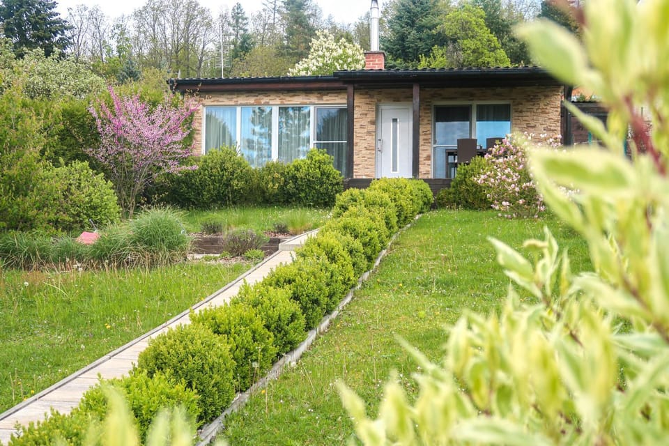Property building, Spring, Day, Natural landscape, Garden, Garden view