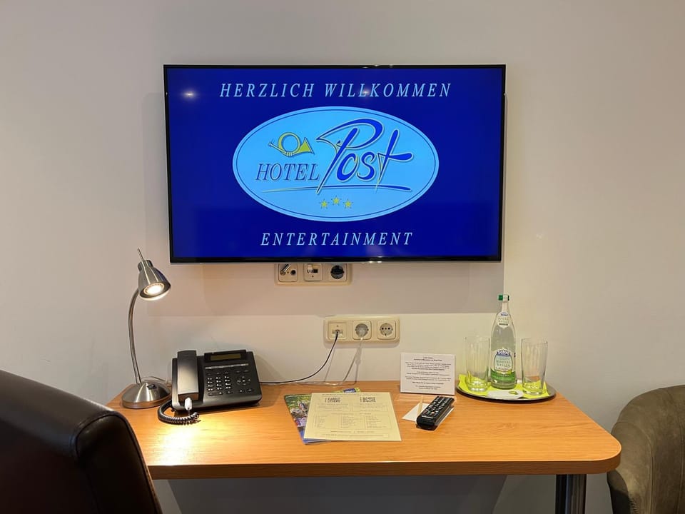 TV and multimedia, Photo of the whole room, Decorative detail