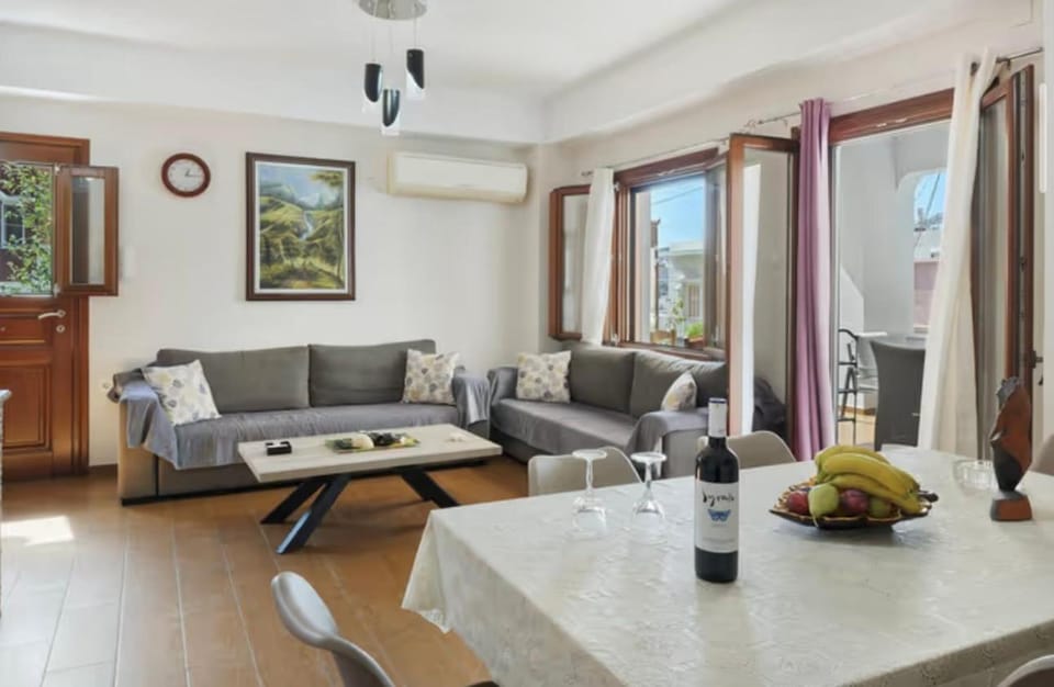Voula House in Decentralized Administration of the Aegean