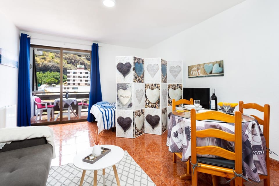 Balcony/Terrace, Living room, Dining area, Bedroom, Sea view
