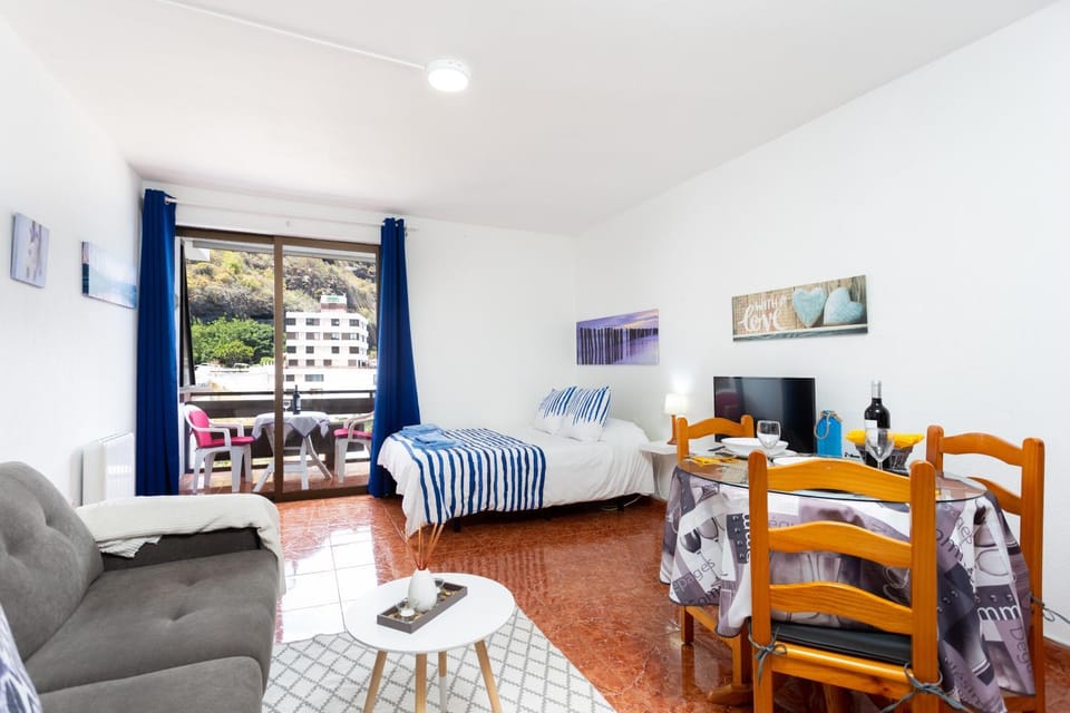 Balcony/Terrace, Living room, Dining area, Bedroom, Sea view