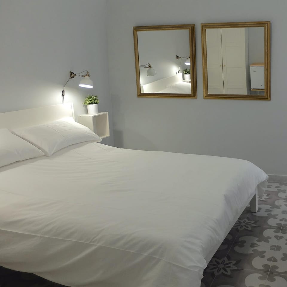 Shower, Photo of the whole room, Bedroom