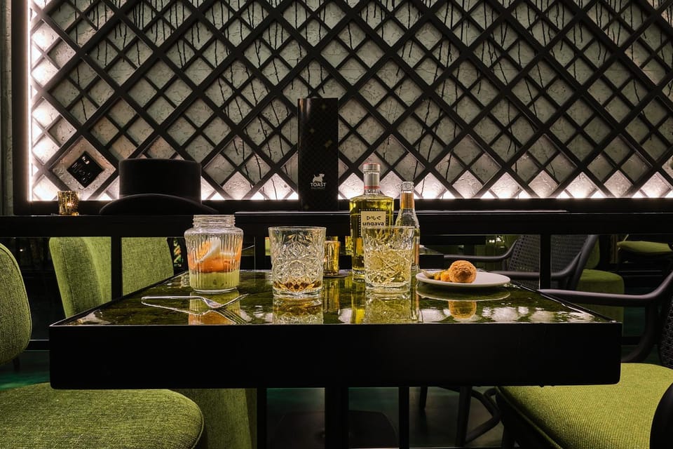 Lobby or reception, Lounge or bar, Drinks, Alcoholic drinks