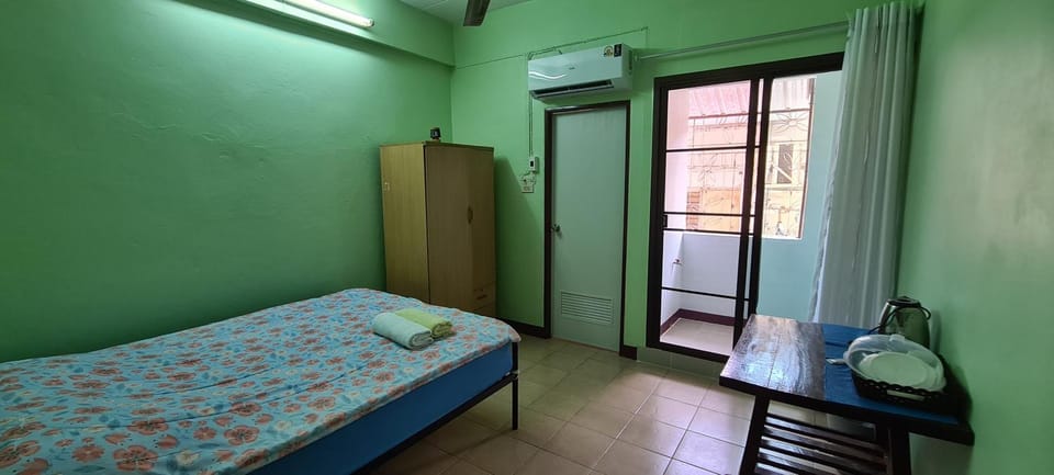 Roong-Arun Apartment Bed and Breakfast in Bangkok
