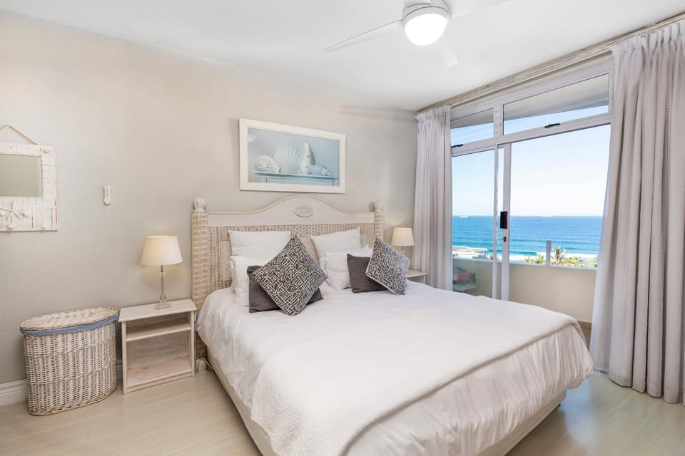 Bed, Balcony/Terrace, Bedroom, Sea view