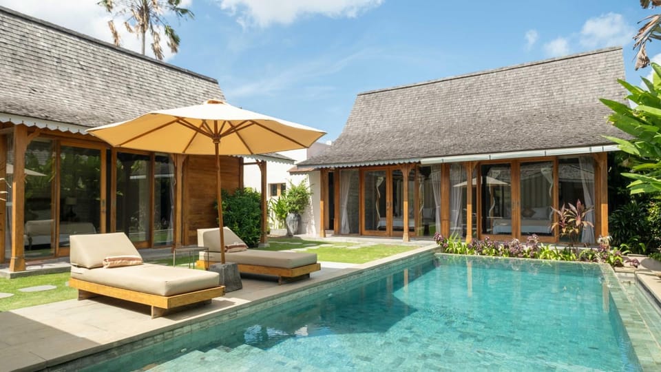 Property building, Swimming pool