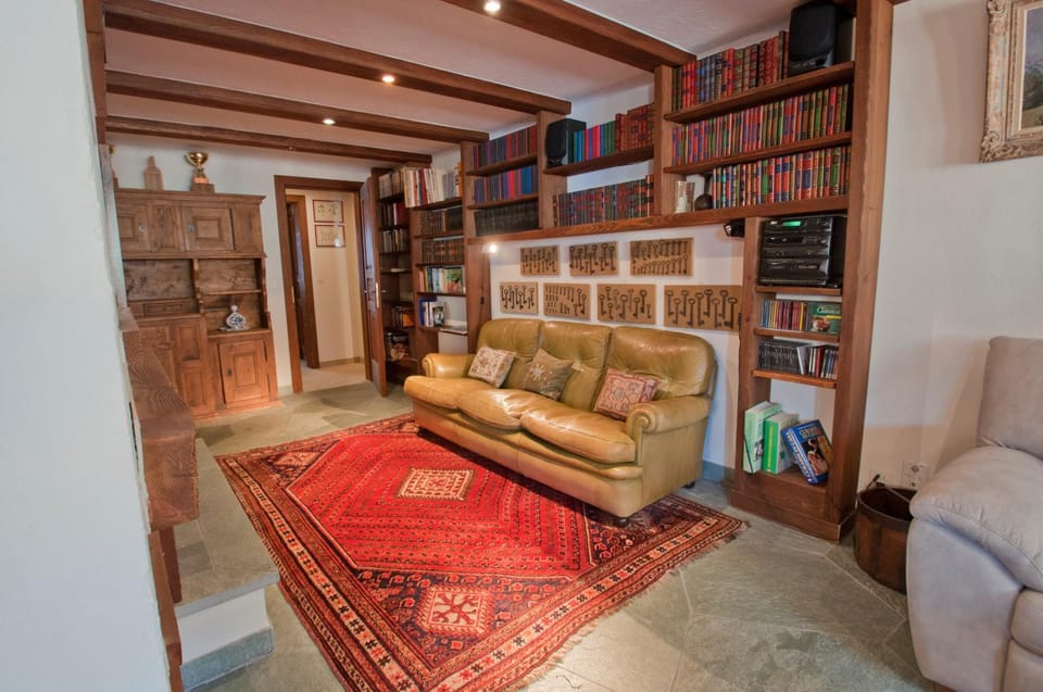 Library, Seating area