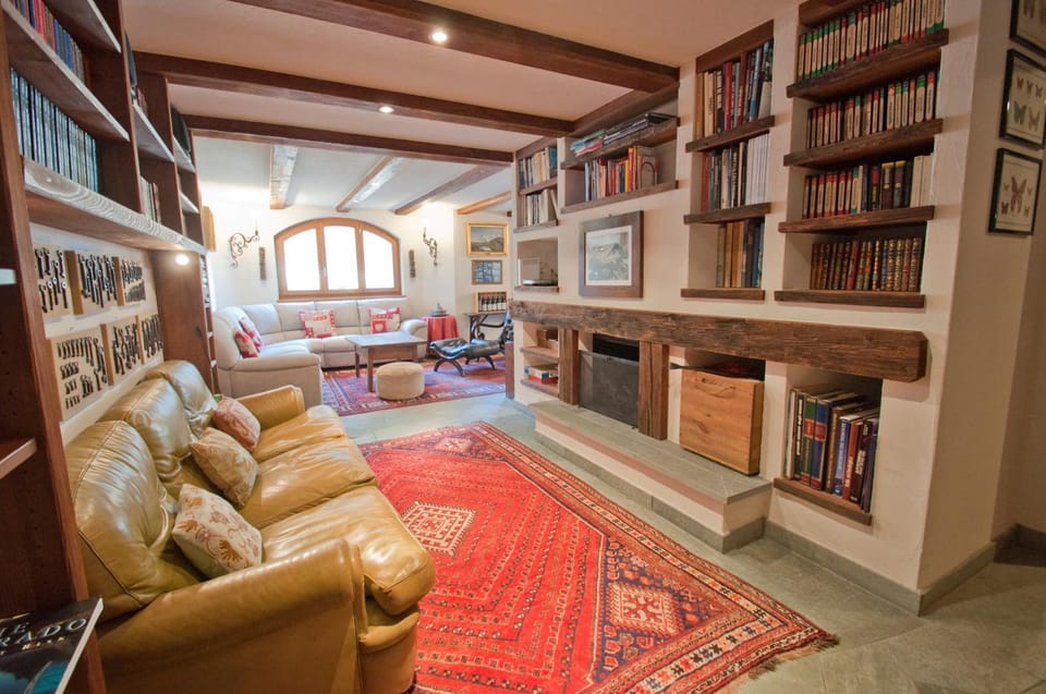 Library, Seating area