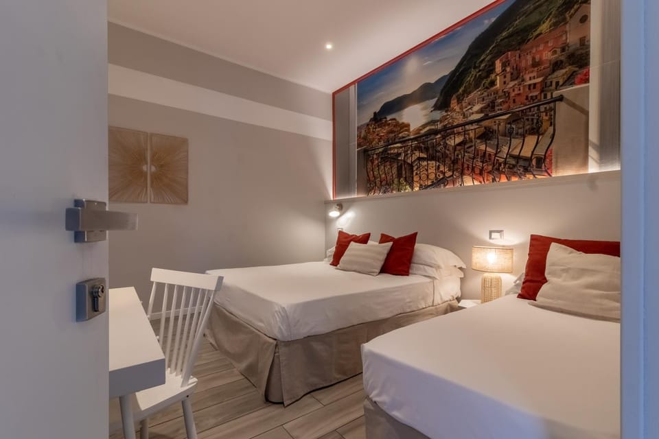 Photo of the whole room, Bedroom