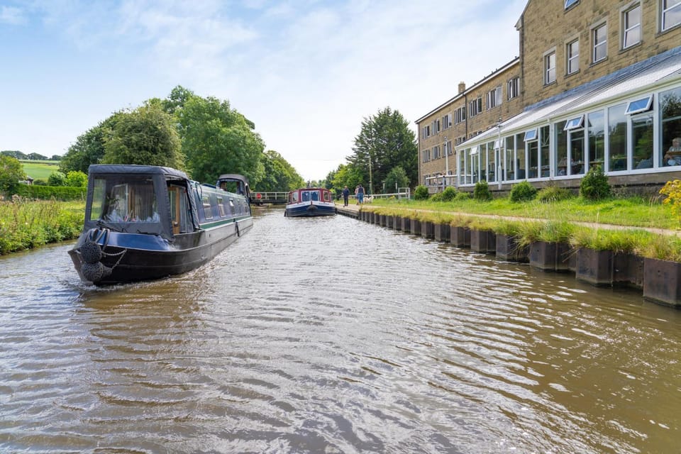 Nearby landmark, Location