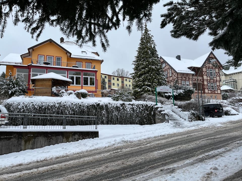 Property building, Day, Winter, Street view