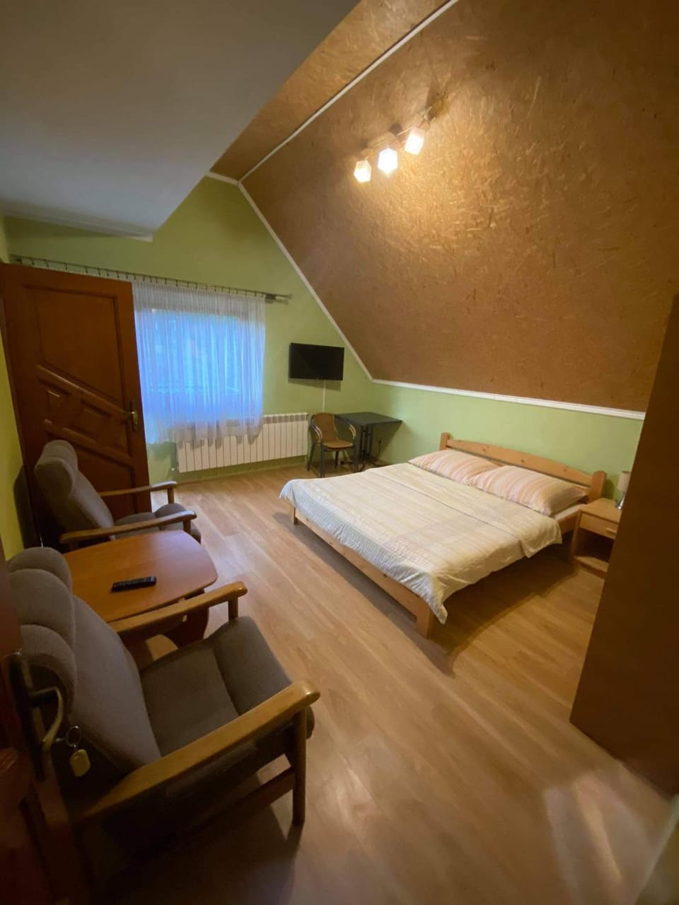 Photo of the whole room