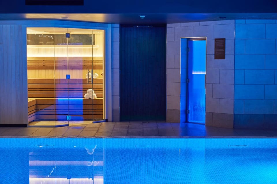 Sauna, Steam room, Swimming pool