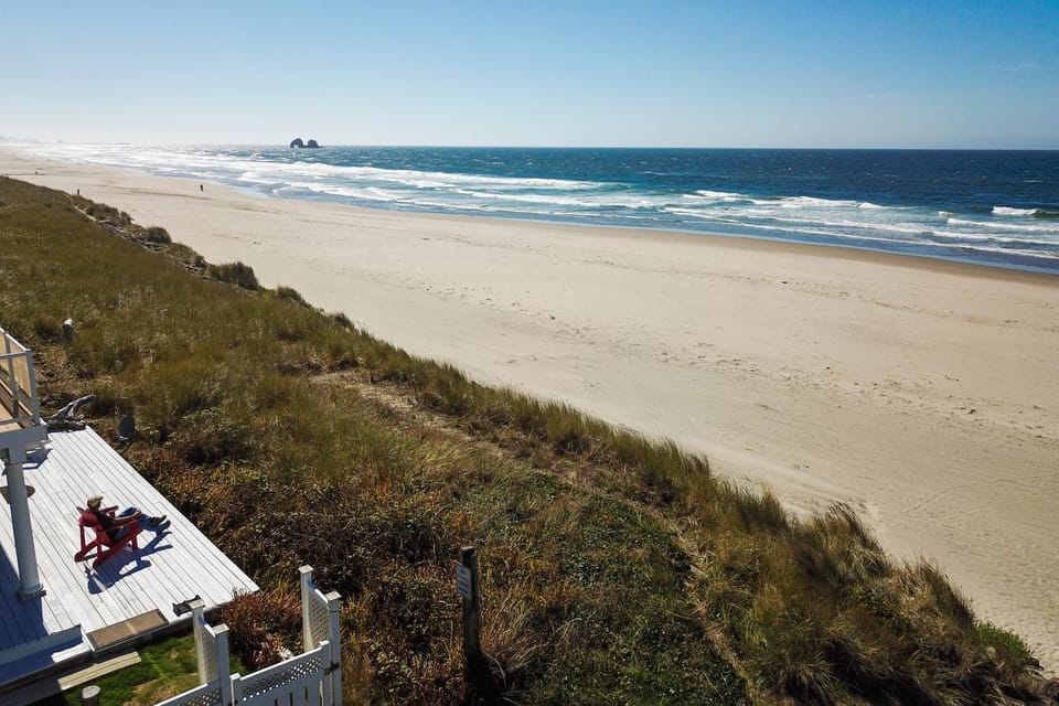 Aliyah's Oasis House in Rockaway Beach