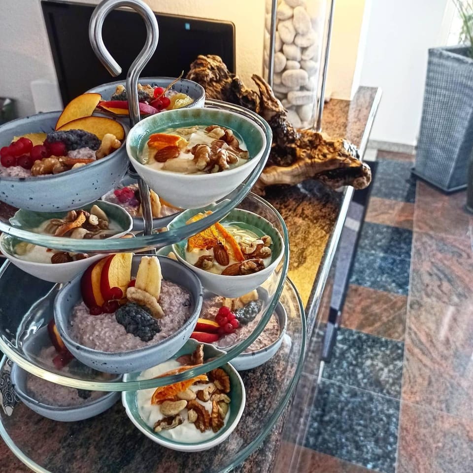 Breakfast, Breakfast, Continental breakfast