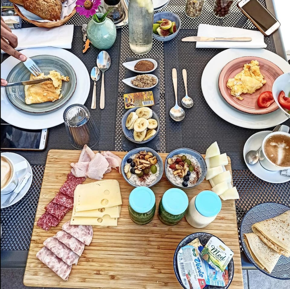 Breakfast, Continental breakfast