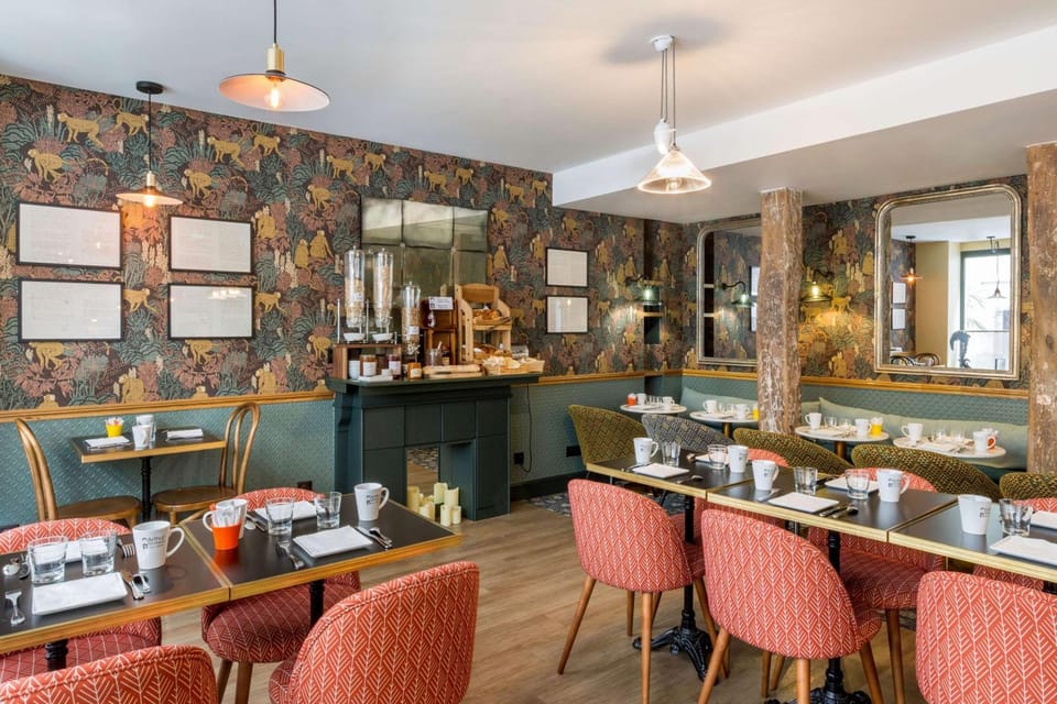 Restaurant/places to eat, Dining area, On site, Breakfast