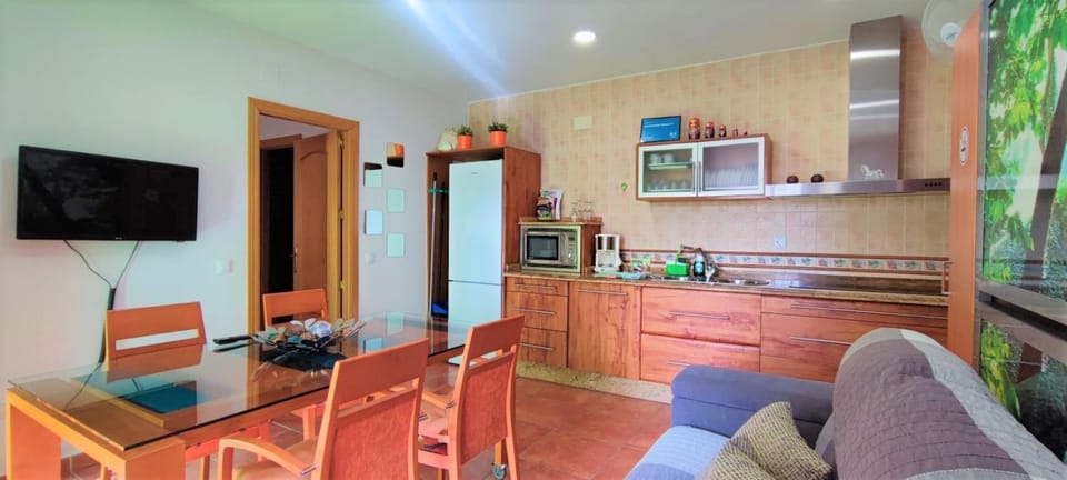 Communal lounge/ TV room, Living room, stove