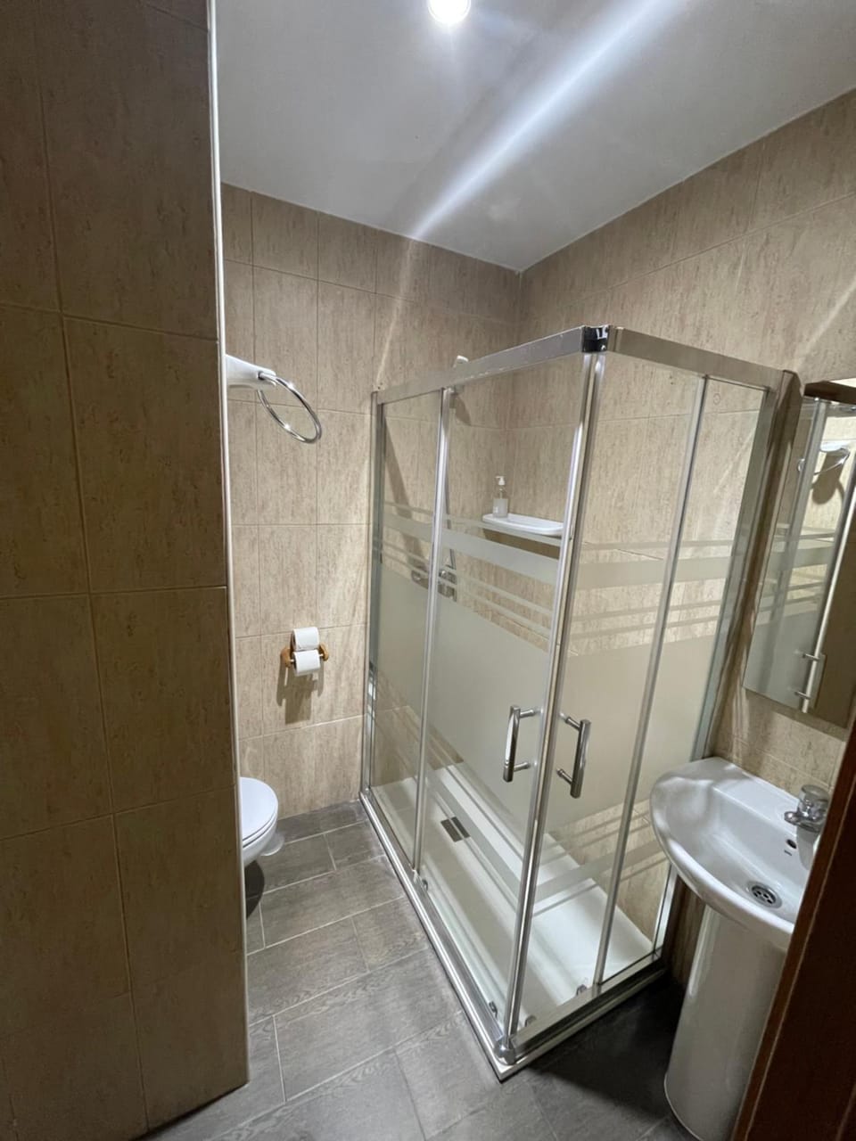 Hostal Tres Hermanos Bed and Breakfast in Getafe