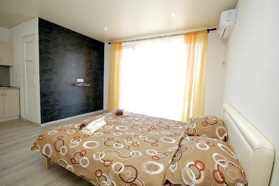 Bed, Photo of the whole room, Decorative detail