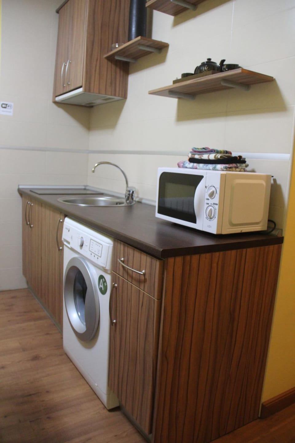 Kitchen or kitchenette, Communal kitchen