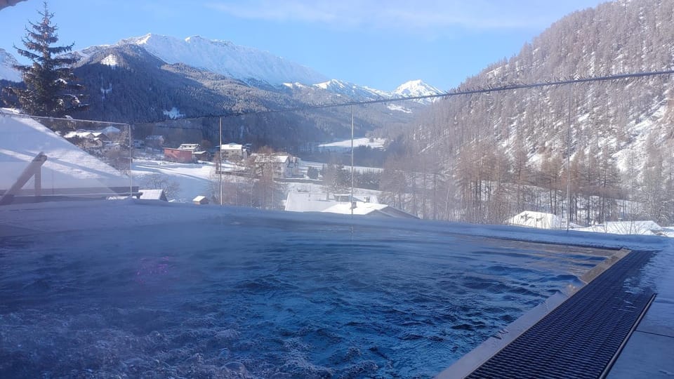 Winter, Mountain view, Swimming pool