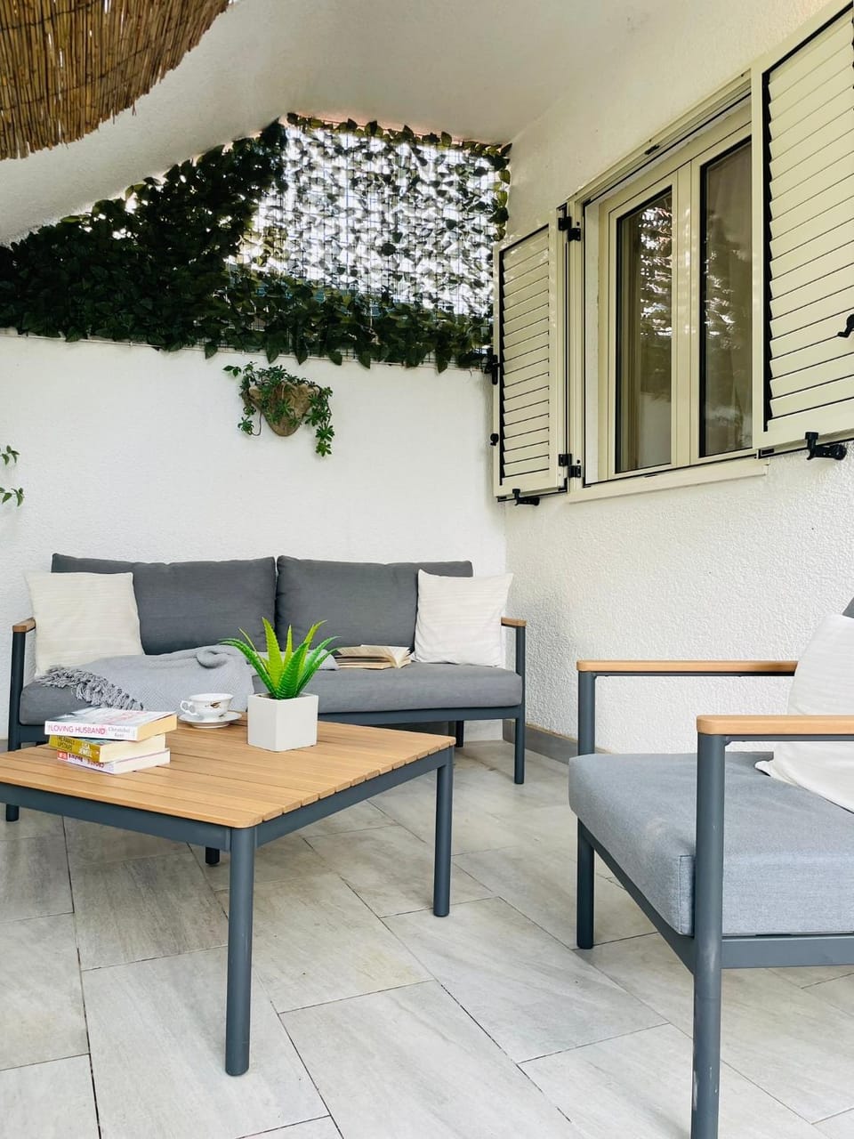 Patio, Seating area