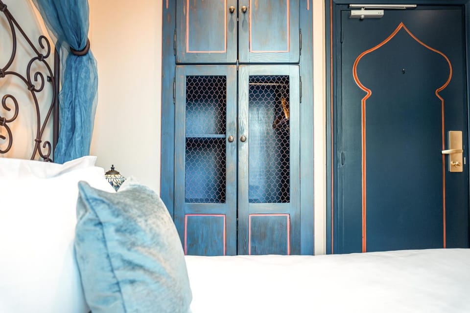 Bed, Bedroom, wardrobe