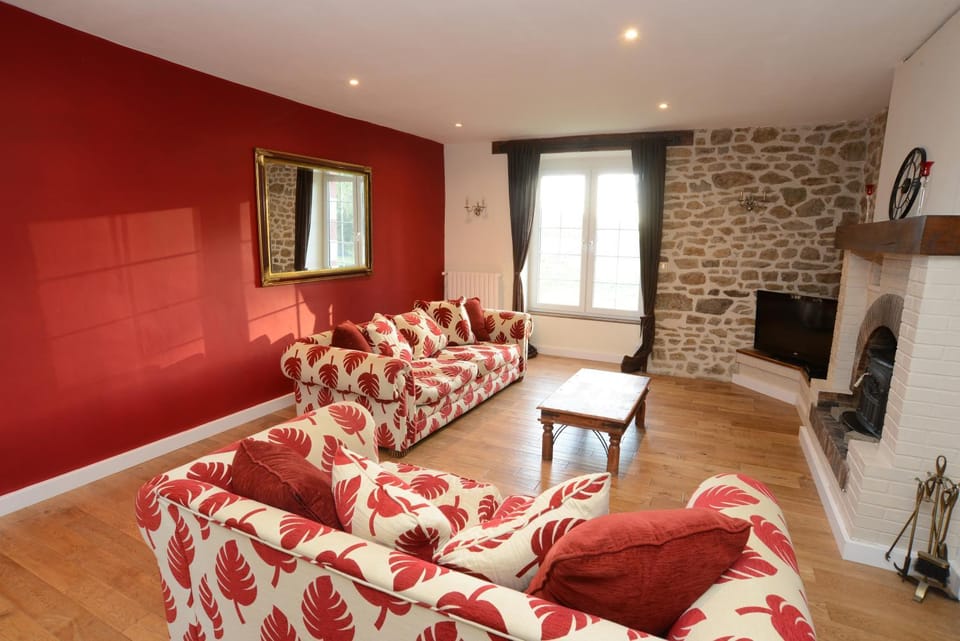 Living room, Photo of the whole room