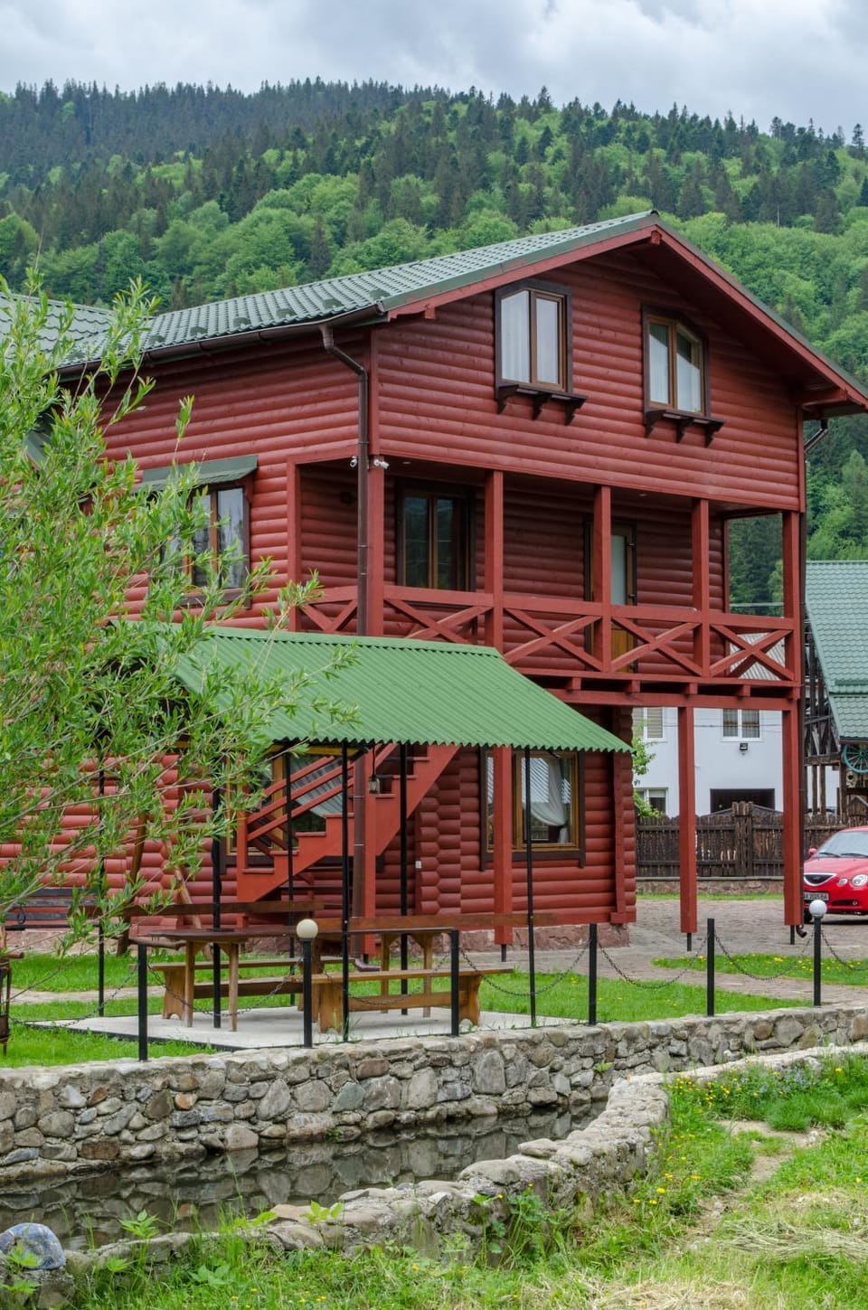 Property building, Mountain view, Parking